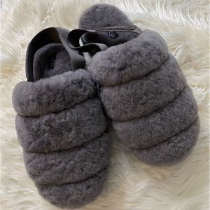 UGG Super Fluff Slides